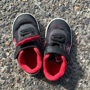 Gently used toddler size 7 Nike sneakers